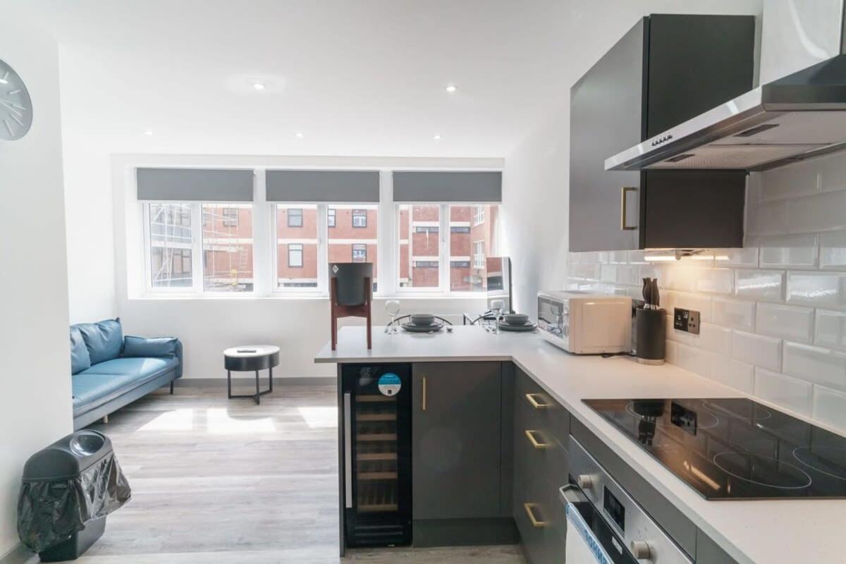 Modern 1 Bedroom Apartment In Preston Centre Exterior photo
