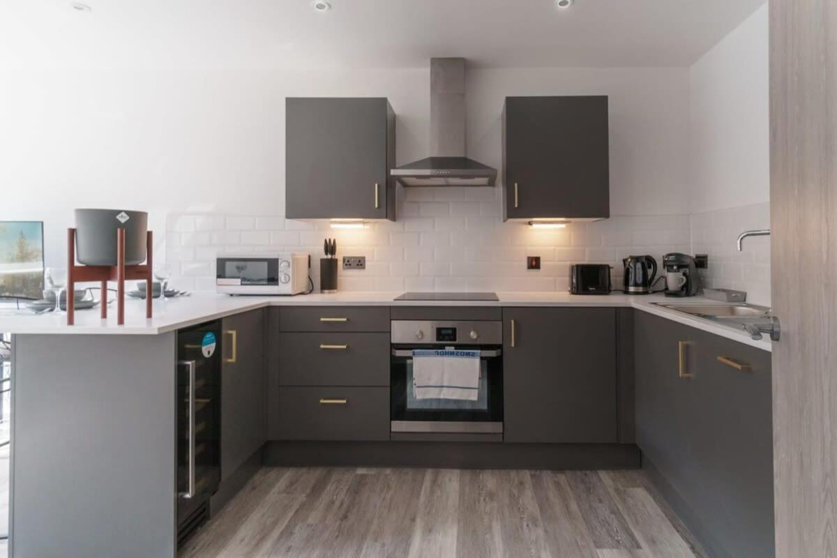 Modern 1 Bedroom Apartment In Preston Centre Exterior photo