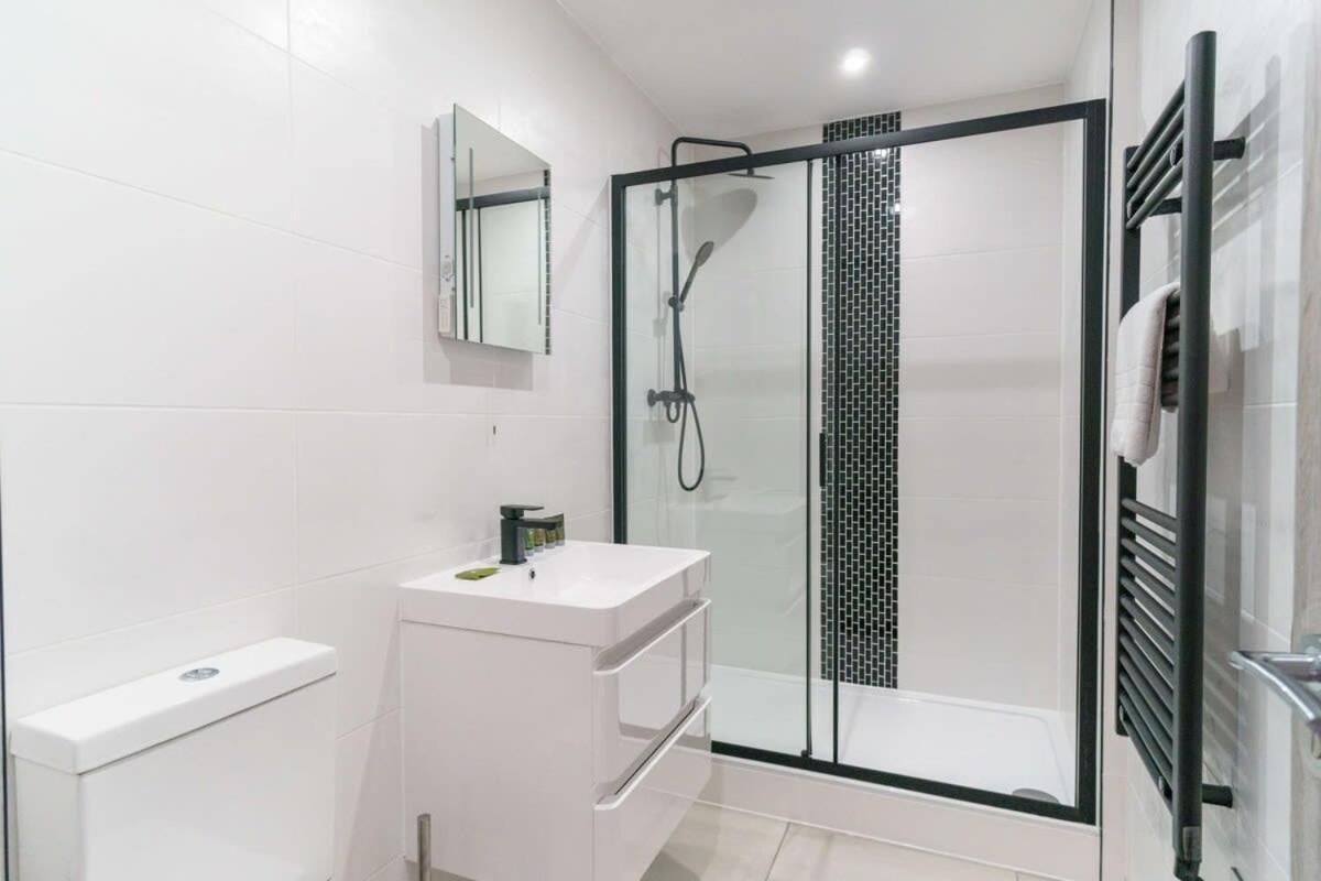 Modern 1 Bedroom Apartment In Preston Centre Exterior photo