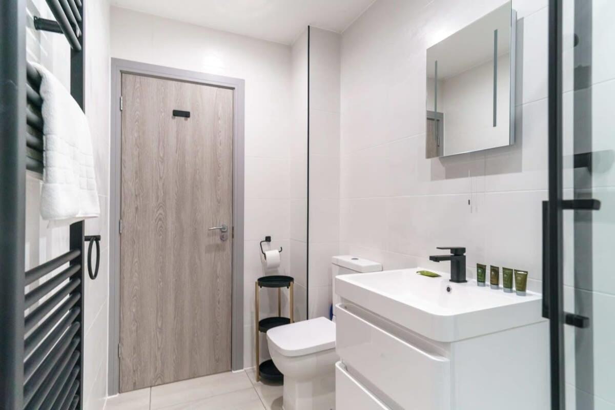 Modern 1 Bedroom Apartment In Preston Centre Exterior photo